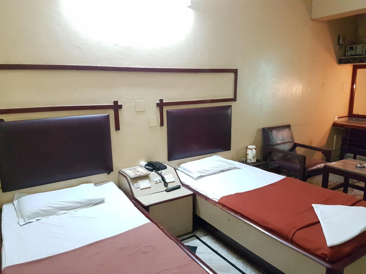 Hotel Rajmata Гайдарабад Екстер'єр фото